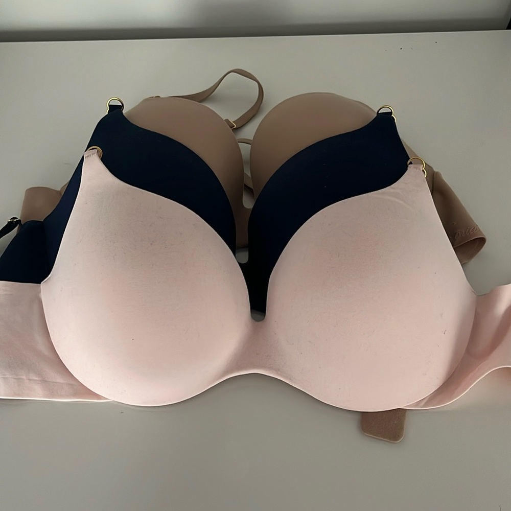 Victoria secrets incredible push up bras-like new!